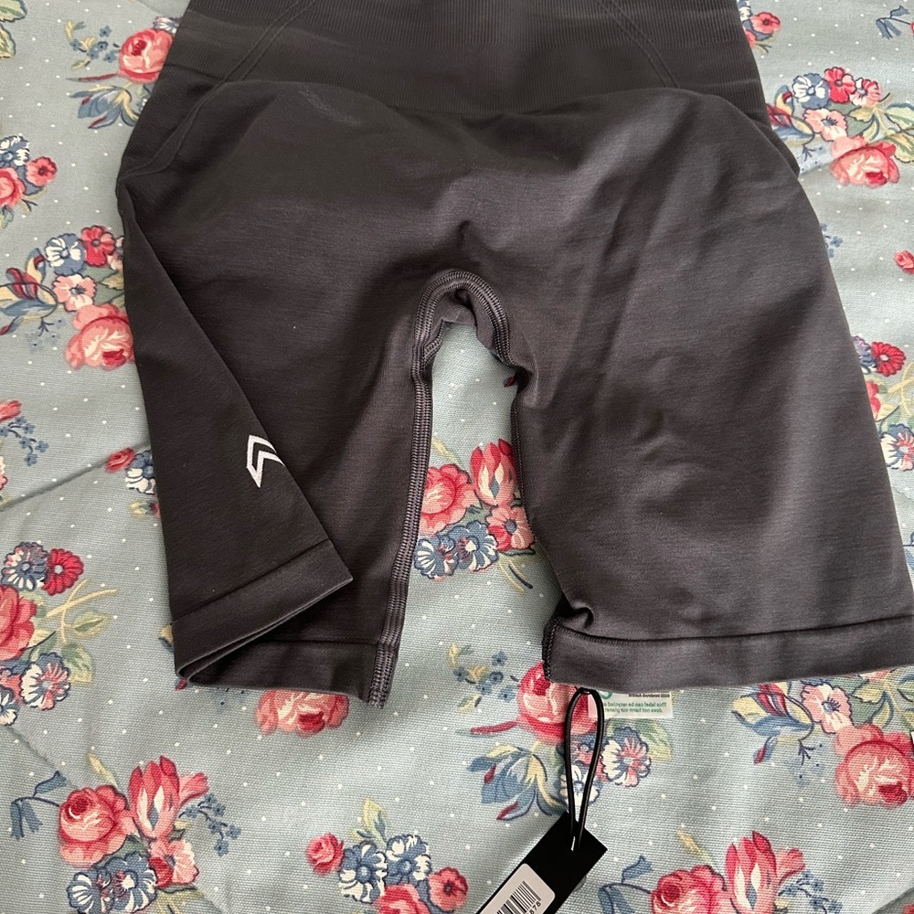 Seamless effortless cycling short oner active